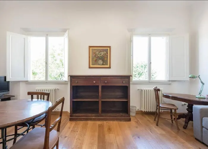 Airy One Bedroom With Terrace Near Palazzo Pitti