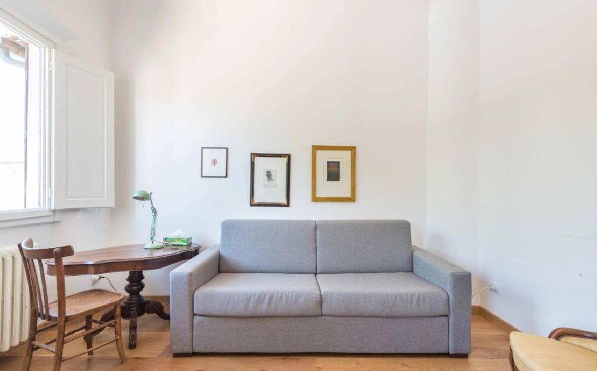 Airy One Bedroom With Terrace Near Palazzo Pitti Apartamento