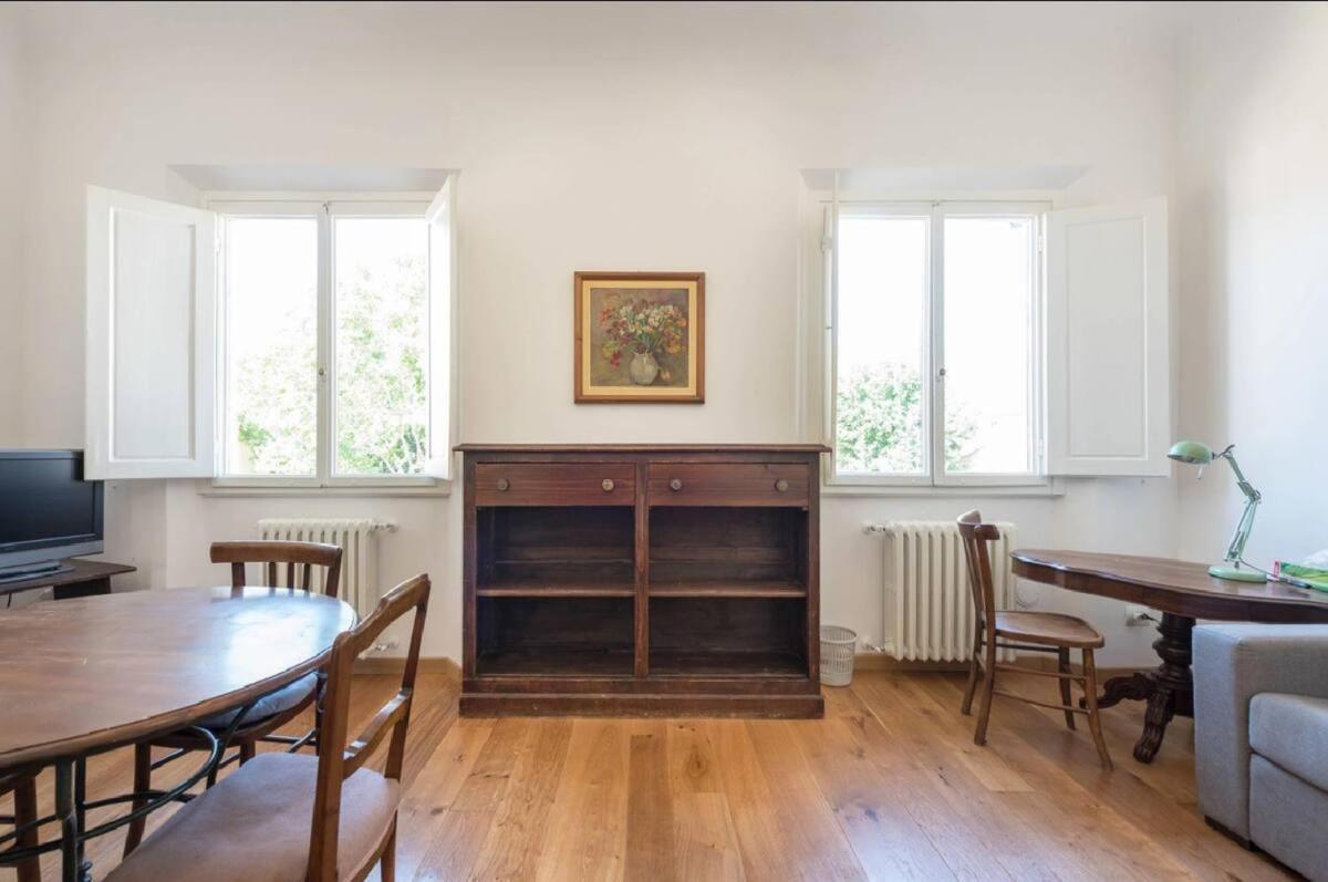 Airy One Bedroom With Terrace Near Palazzo Pitti Apartamento