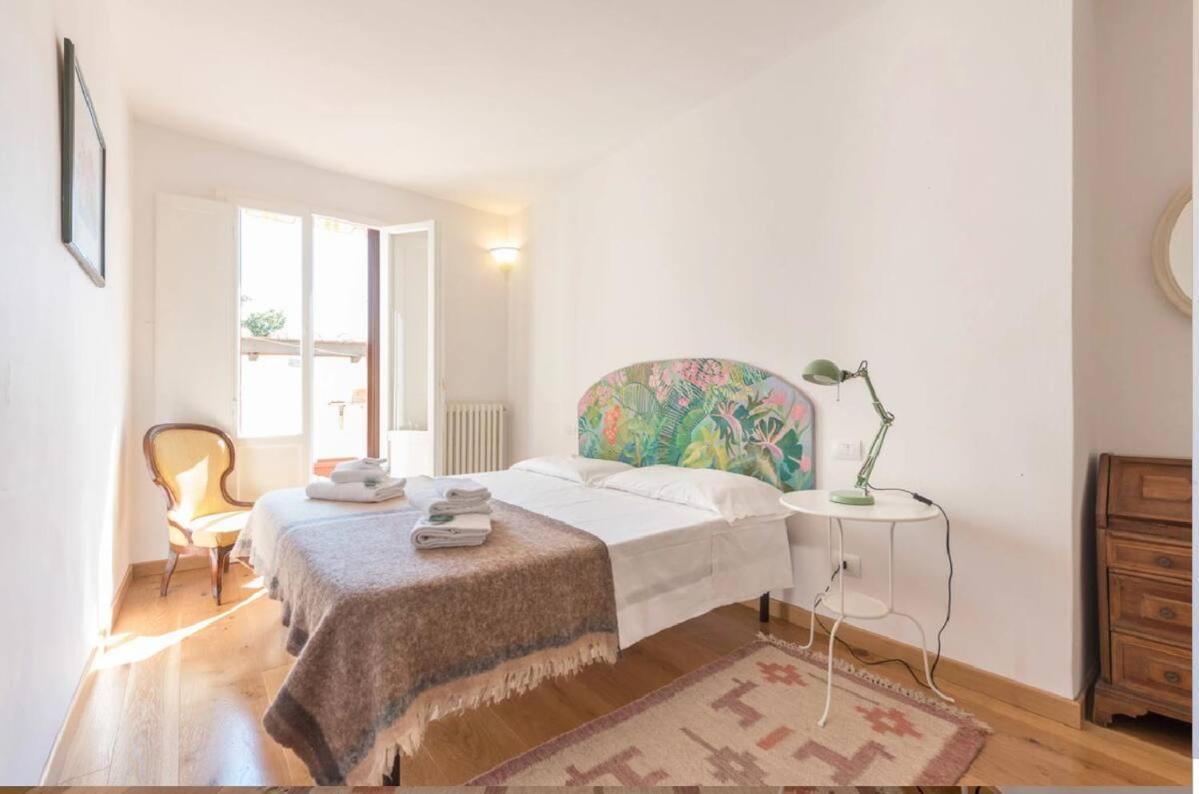 Airy One Bedroom With Terrace Near Palazzo Pitti Florencia