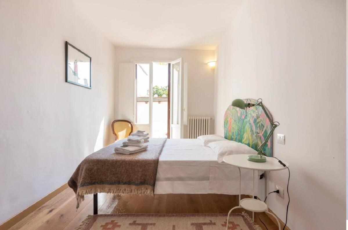 Airy One Bedroom With Terrace Near Palazzo Pitti Apartamento Florencia