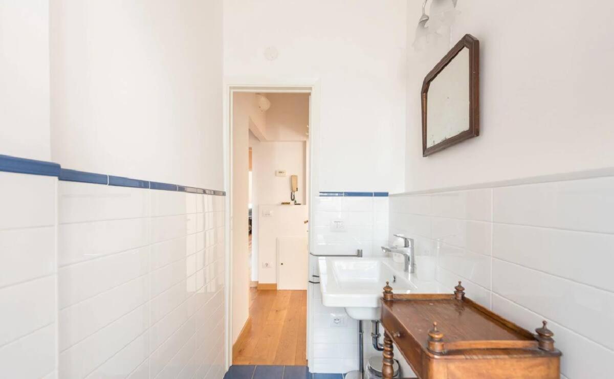 Airy One Bedroom With Terrace Near Palazzo Pitti *